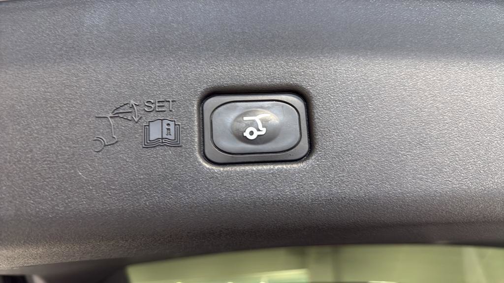 Used 2024 Lincoln Nautilus Reserve image 18