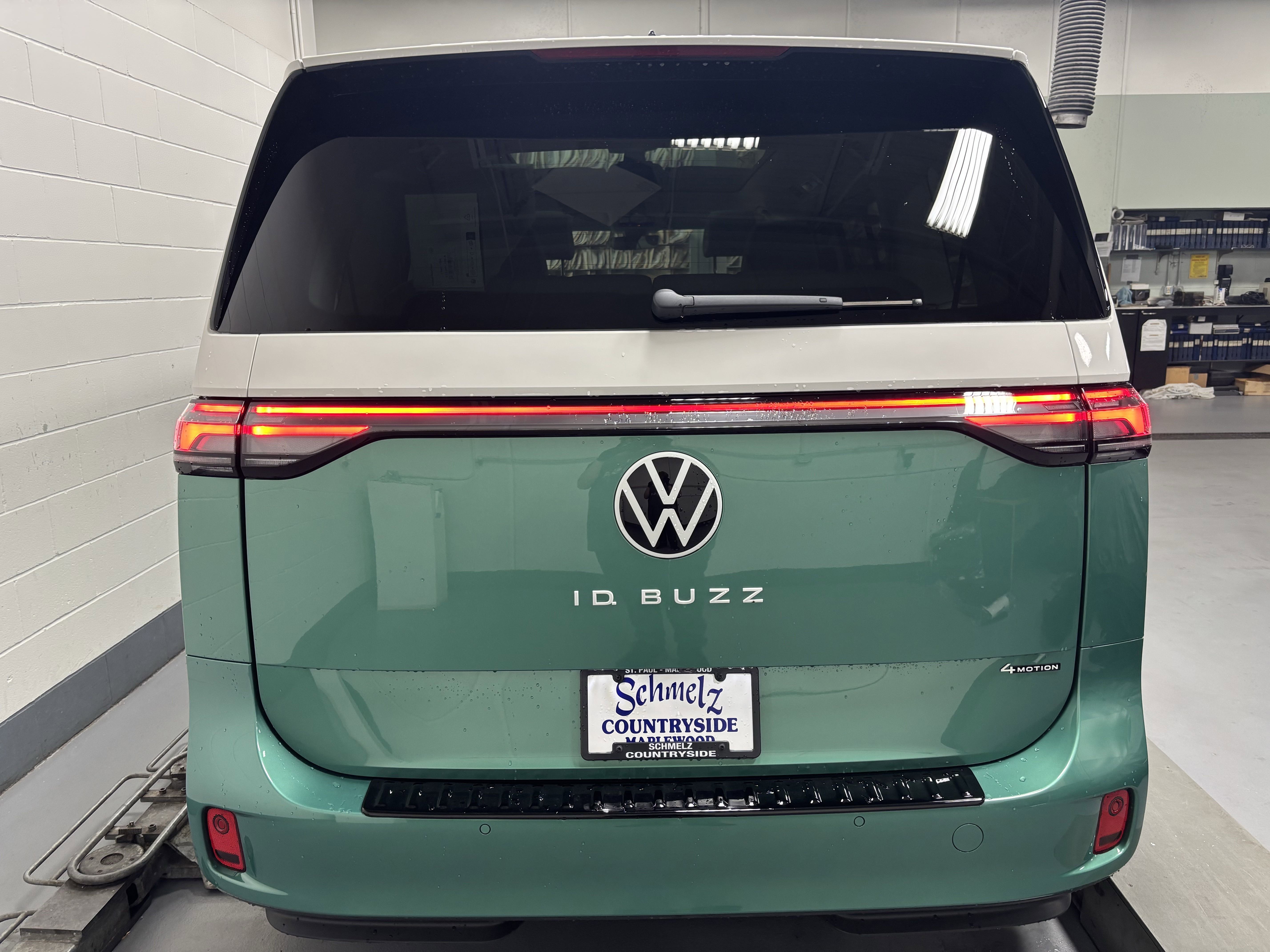 New 2025 Volkswagen ID. Buzz 1st Edition AWD/4WD image 27