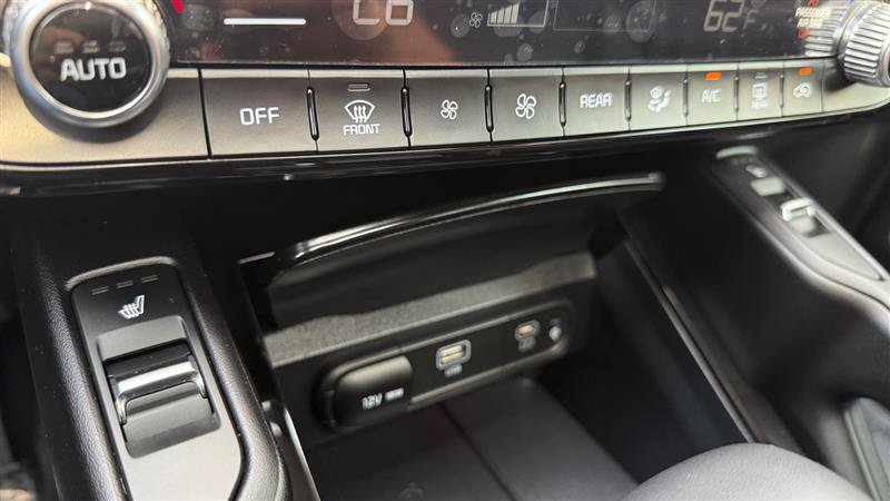 Used 2025 Kia Telluride S AWD/4WD image 37