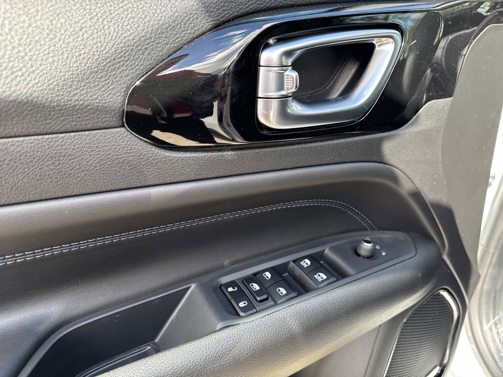 New 2026 Jeep Compass Limited w/ Sun, Sound & Navigation Group image 18