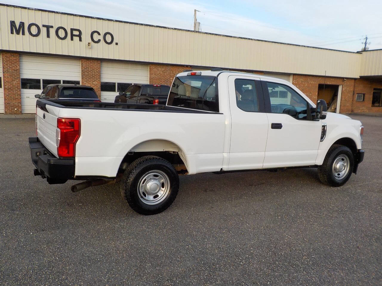 Used 2022 Ford F250 XL w/ Power Equipment Group image 6