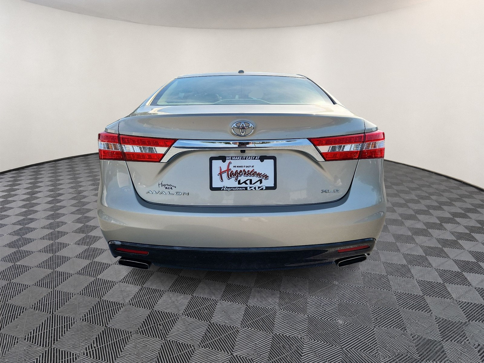 Used 2015 Toyota Avalon XLE Touring FWD image 5