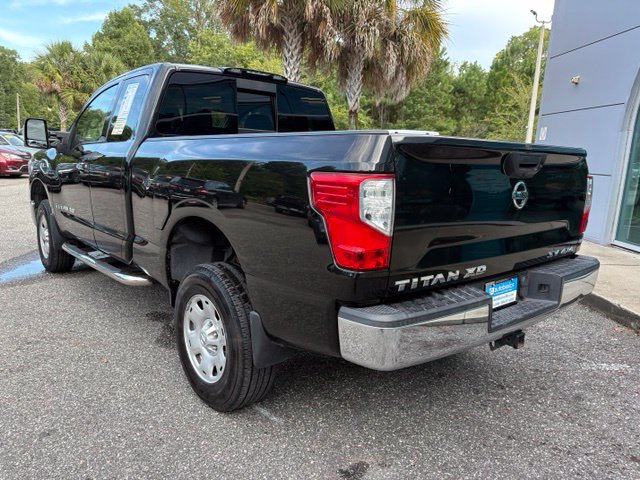 Used 2018 Nissan Titan SV AWD/4WD image 4