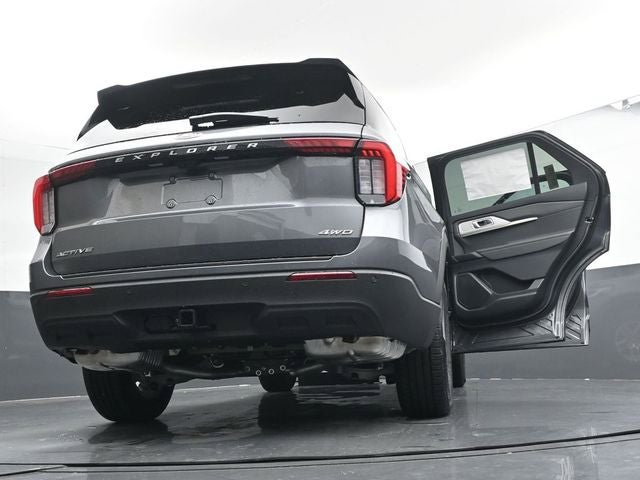 Used 2025 Ford Explorer Active image 38