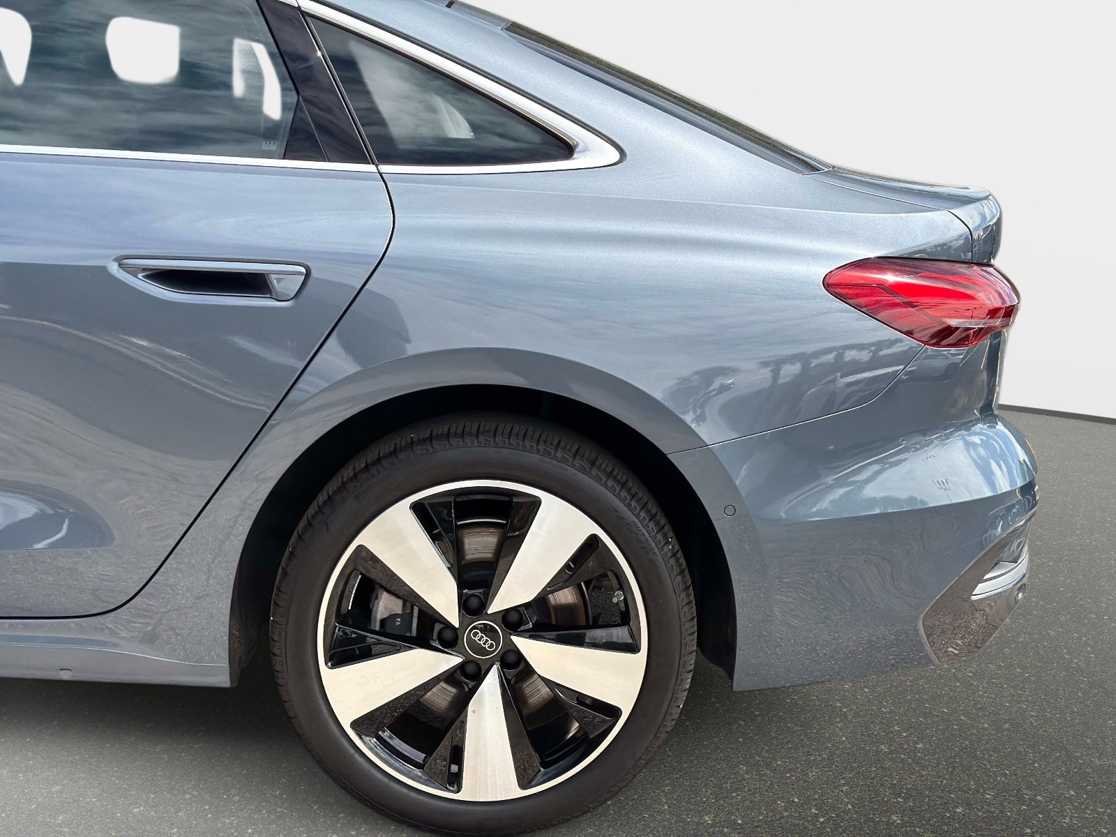 Used 2025 Audi A5 2.0T Premium Plus image 18