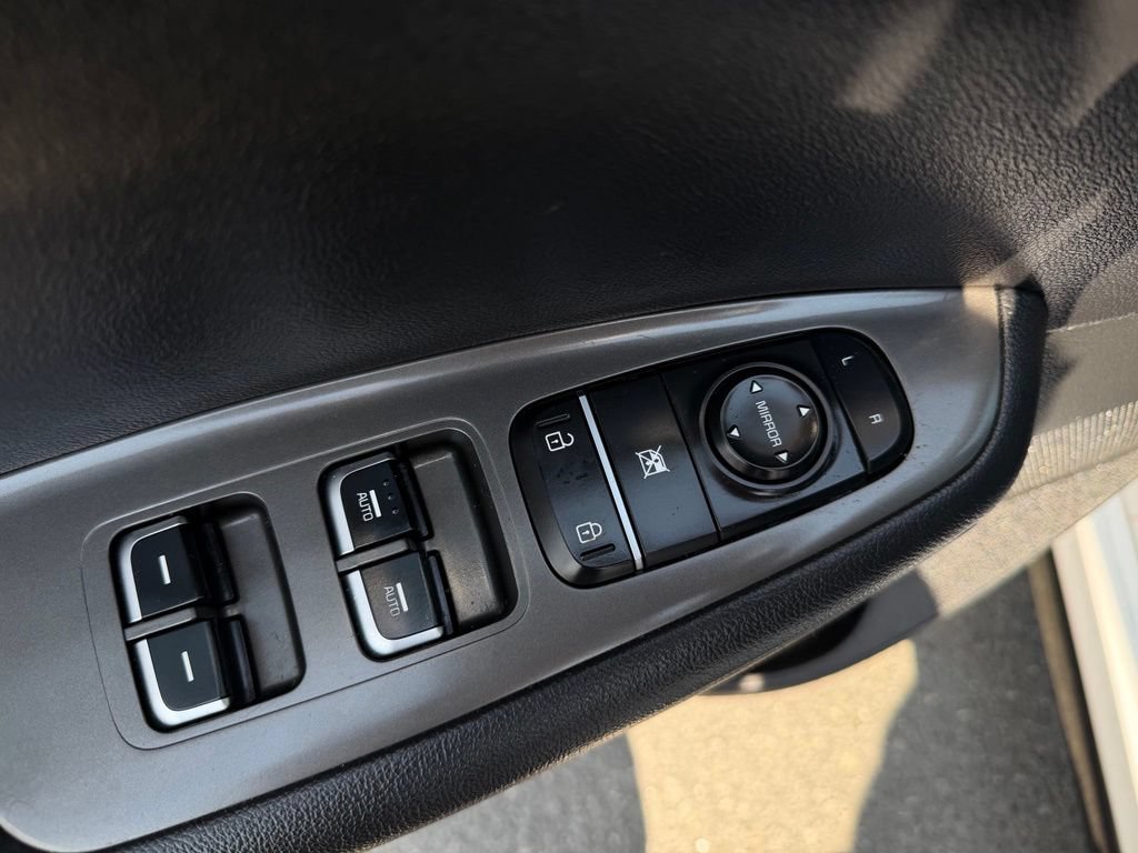 Used 2020 Kia Optima S FWD image 15