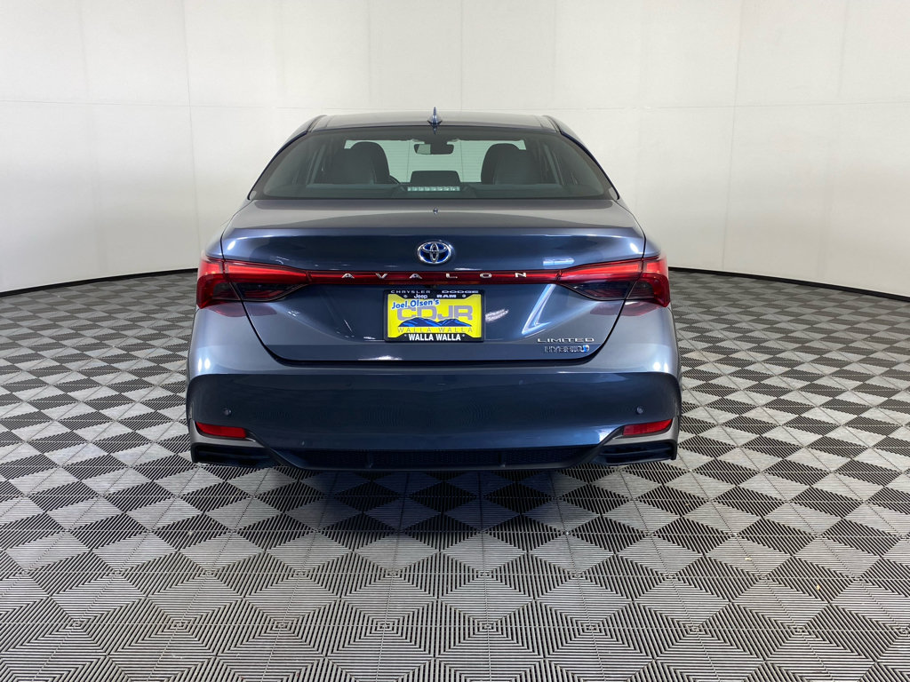 Used 2021 Toyota Avalon Limited w/ Advanced Safety Package FWD image 10