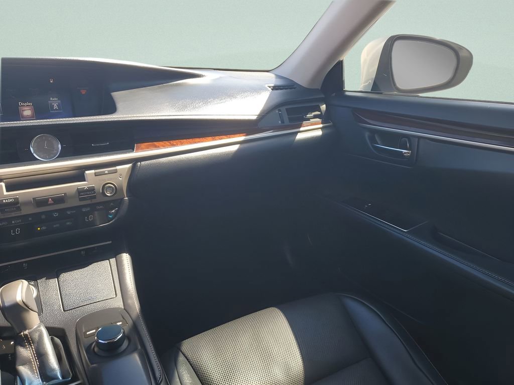 Used 2016 Lexus ES 350 w/ Premium Package w/Wood Trim image 11