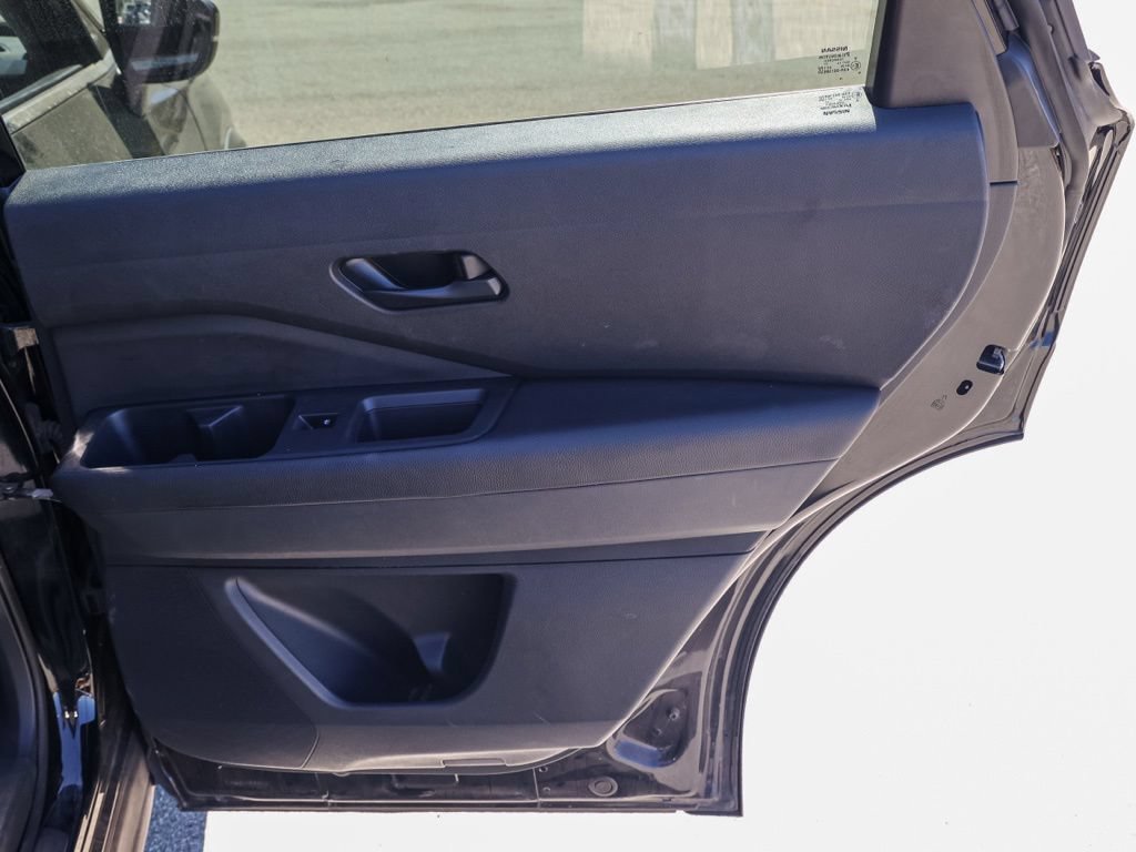 Used 2024 Nissan Pathfinder SV FWD image 19