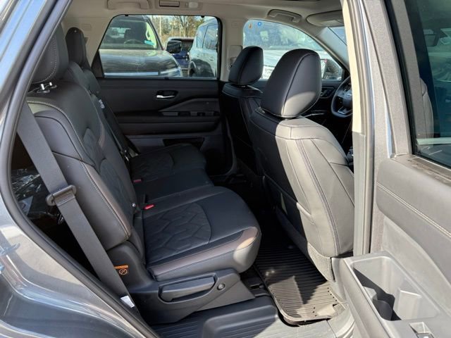 New 2026 Nissan Pathfinder Platinum w/ Cargo Package image 25