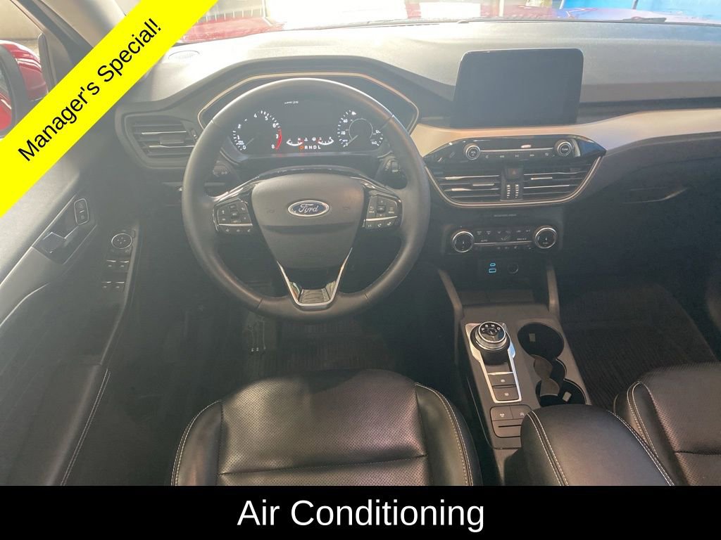 Used 2022 Ford Escape SEL w/ Equipment Group 302A AWD/4WD image 6