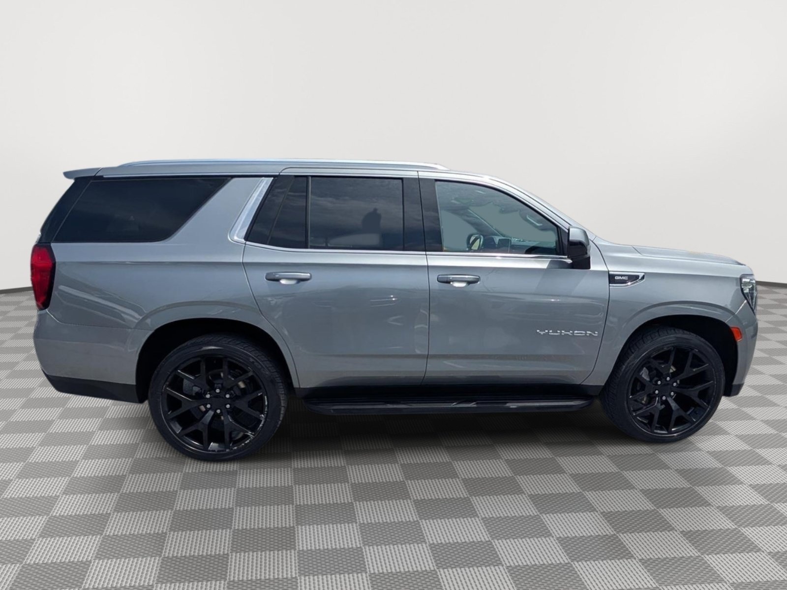 Used 2023 GMC Yukon SLE w/ Gmc Pro Safety Plus Package RWD image 6