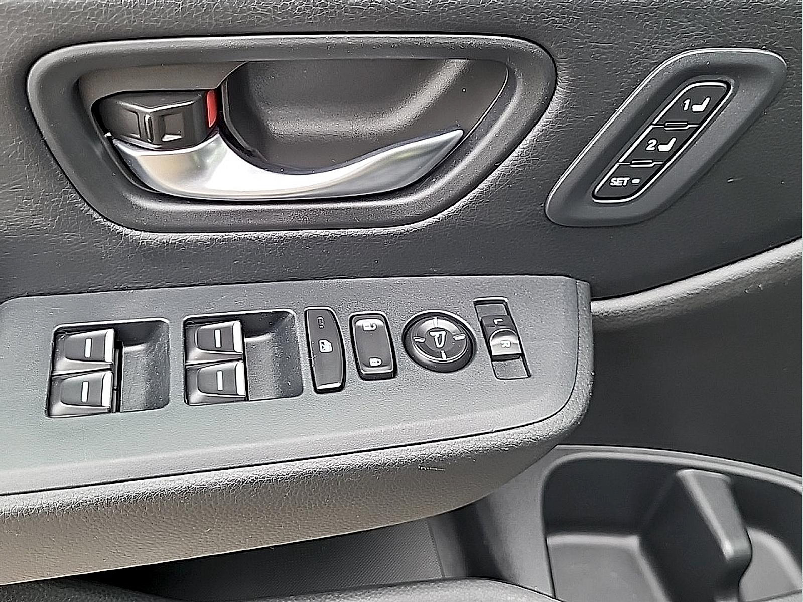 Used 2024 Honda Pilot Touring image 15