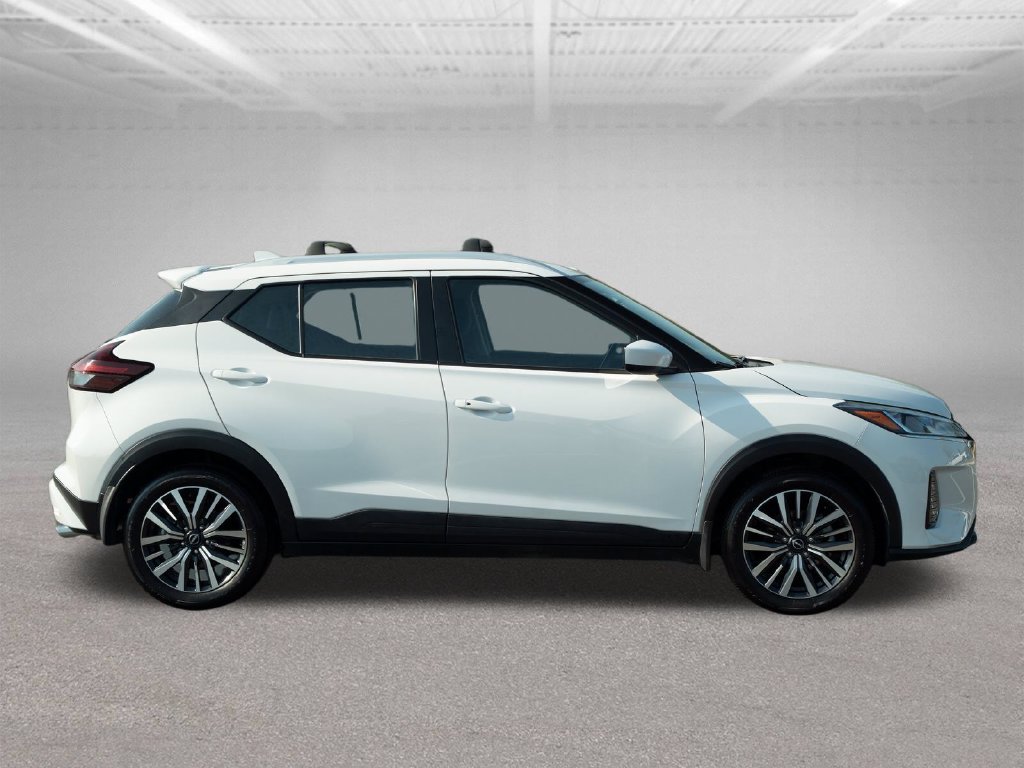 Used 2023 Nissan Kicks SV w/ Interior Electronics Package FWD image 10