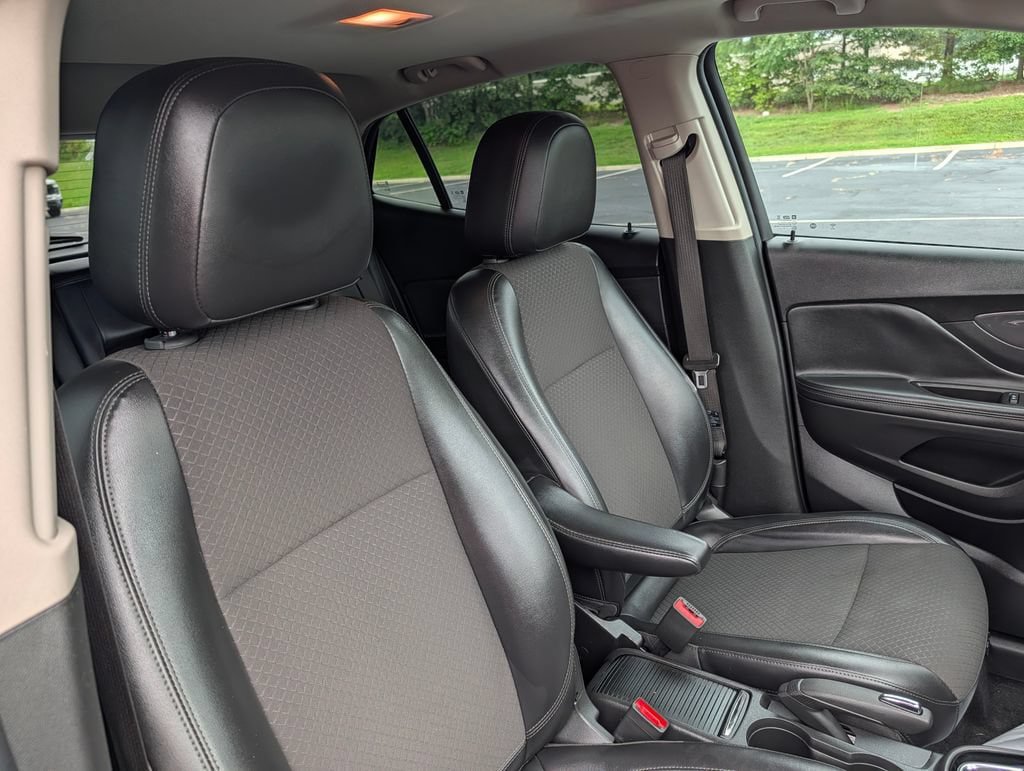Used 2020 Buick Encore Preferred FWD image 14