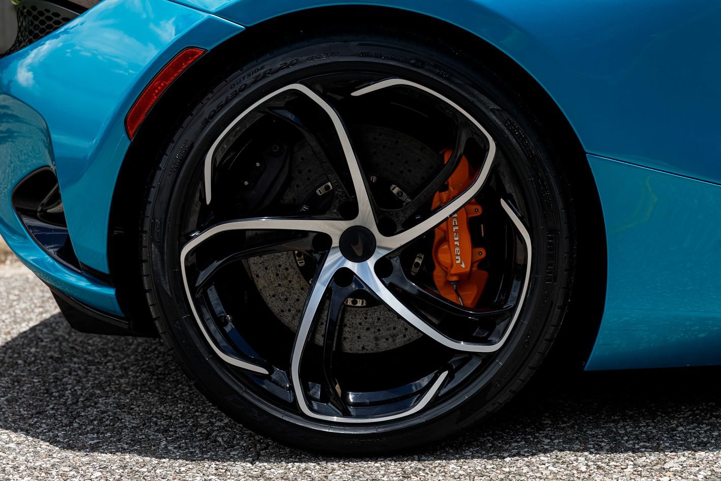 Used 2025 McLaren 750S RWD image 16