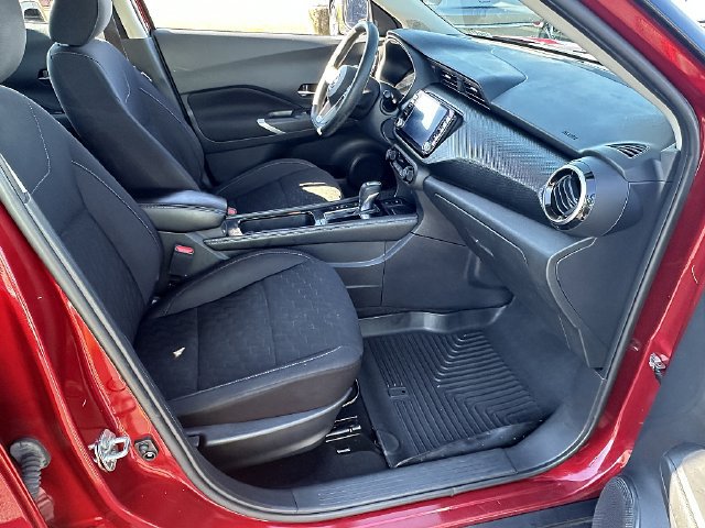 Used 2022 Nissan Kicks SV FWD image 11