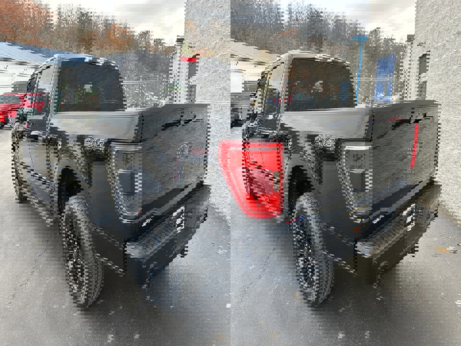 Certified 2022 Ford F150 XLT w/ Equipment Group 302A High image 5