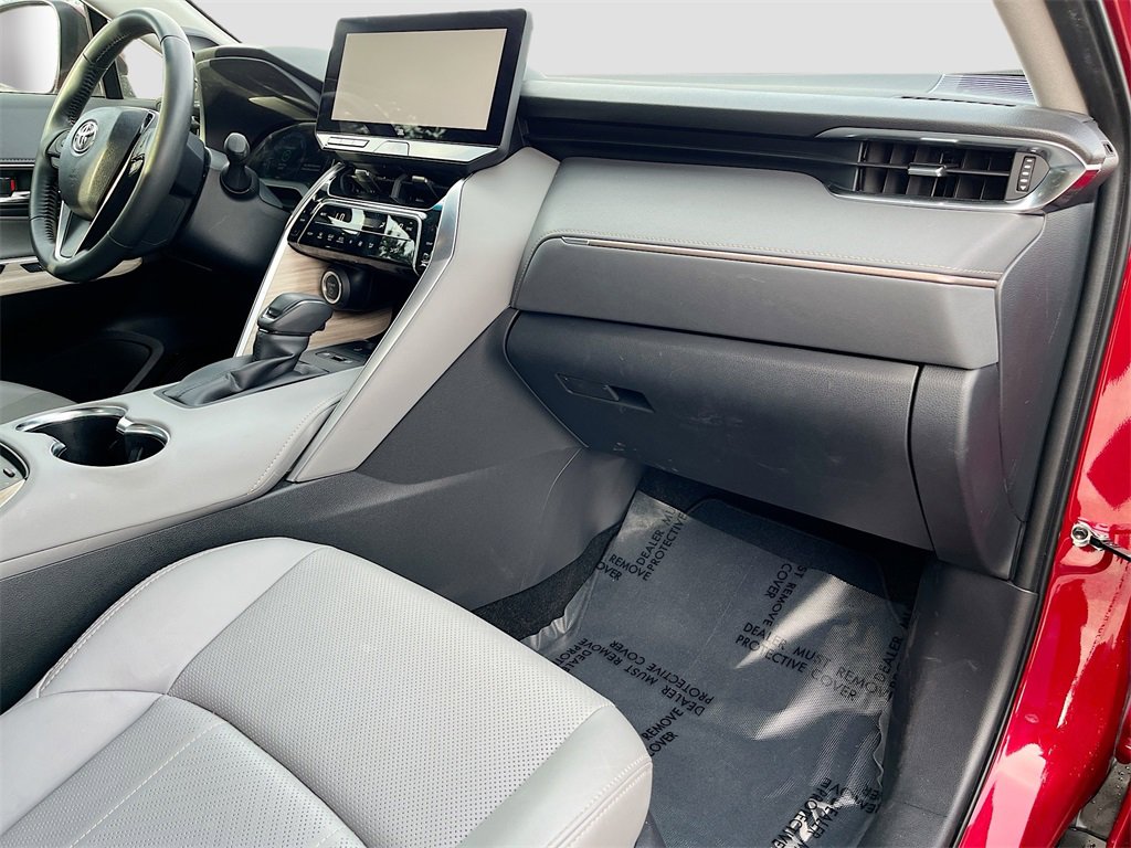 Used 2024 Toyota Venza Limited image 26
