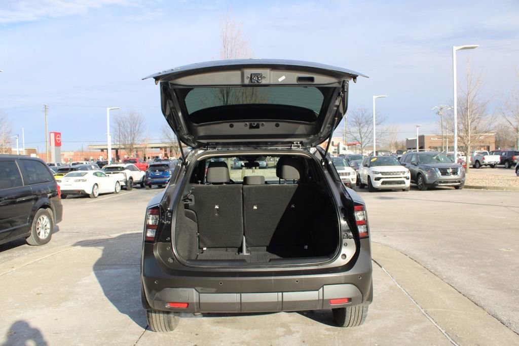 Used 2025 Nissan Kicks S image 9