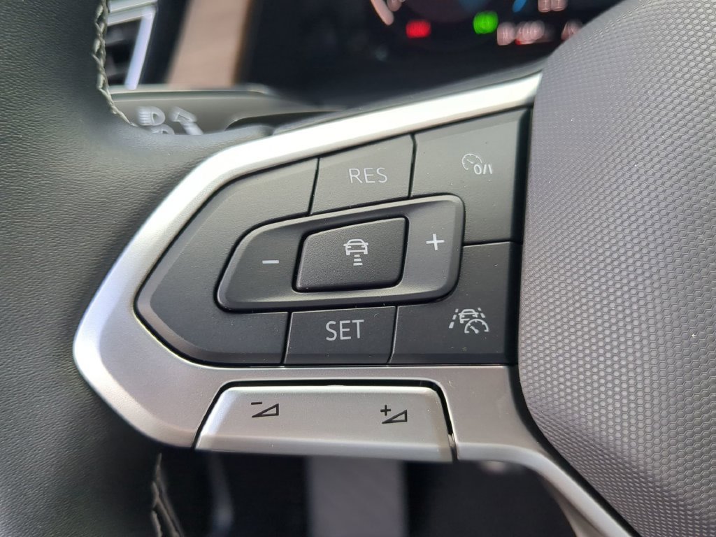 New 2026 Volkswagen Atlas SE FWD image 30