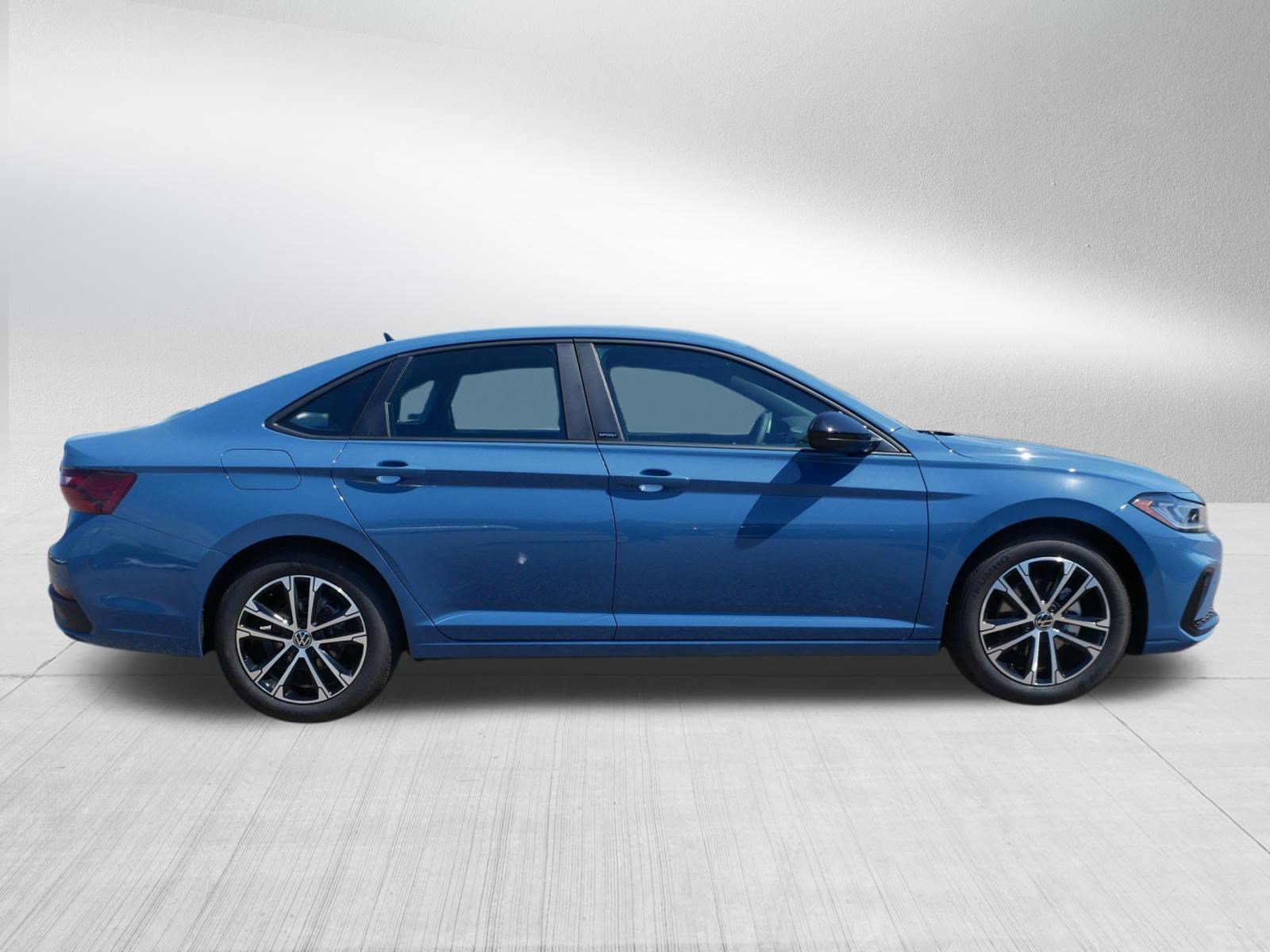 New 2026 Volkswagen Jetta Sport FWD image 2