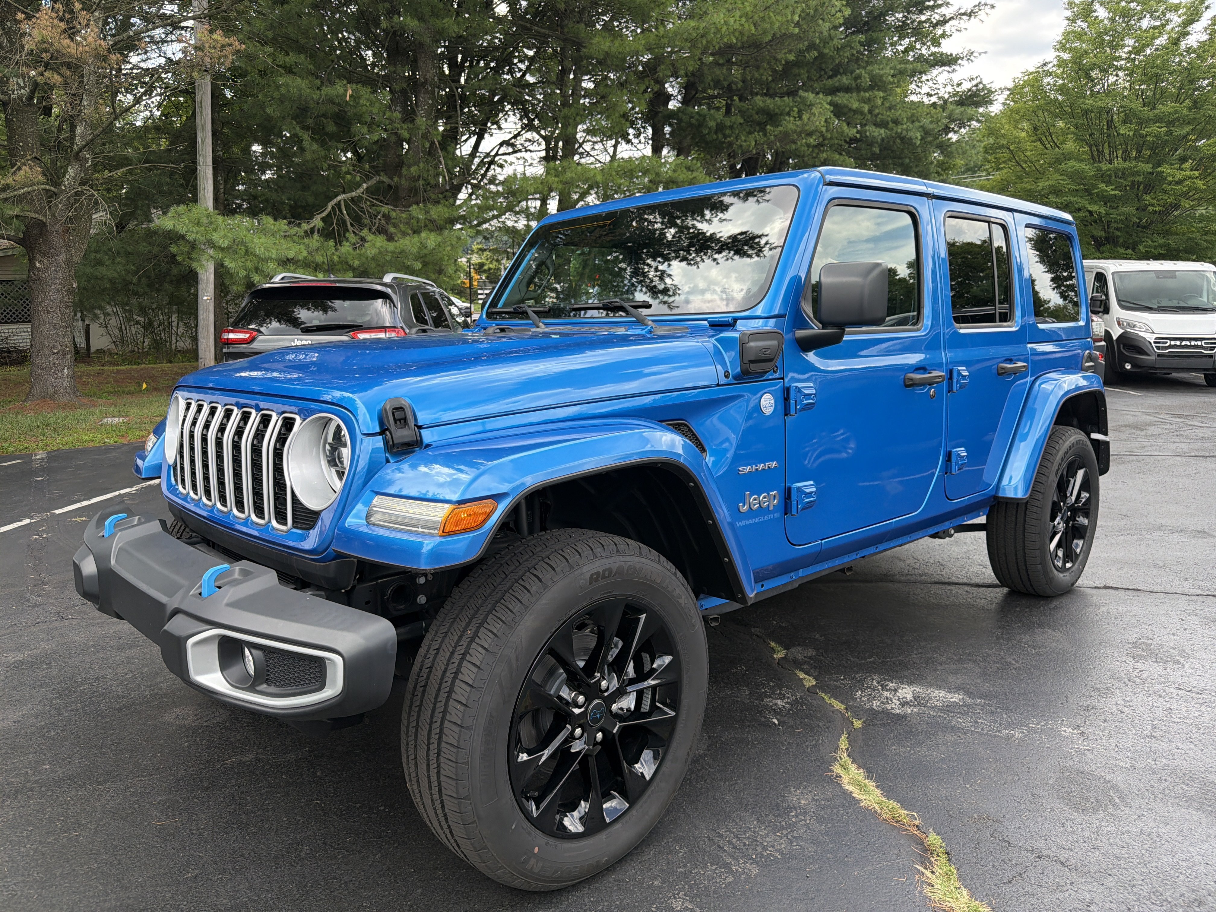 Certified 2024 Jeep Wrangler Unlimited Sahara AWD/4WD image 6