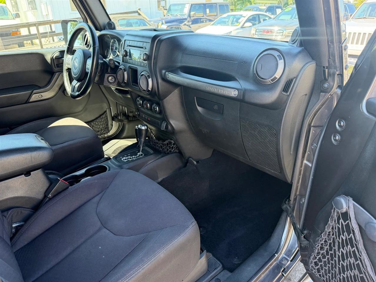 Used 2014 Jeep Wrangler Sport w/ Connectivity Group AWD/4WD image 27