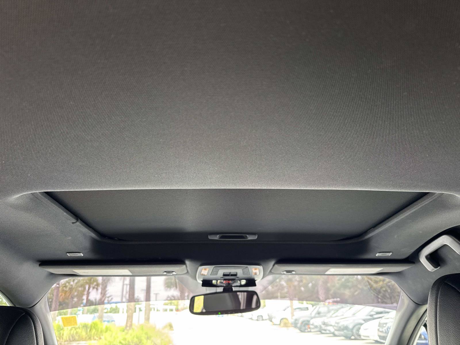Used 2025 Toyota Sienna XSE w/ XSE Plus Package FWD image 18