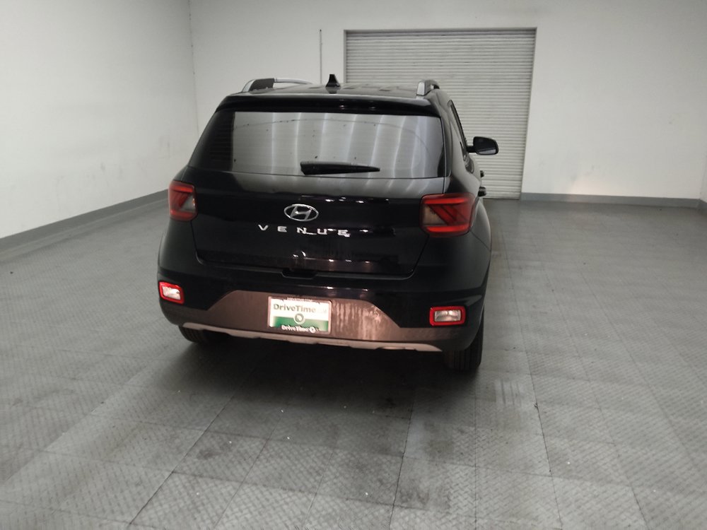 Used 2020 Hyundai Venue SEL FWD image 7