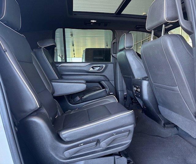 Used 2021 Chevrolet Suburban Premier w/ Premium Package image 10