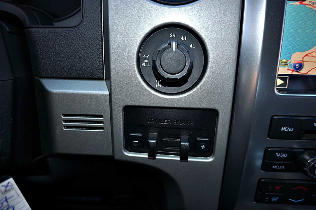 Used 2012 Ford F150 Raptor w/ Raptor Luxury Pkg image 28