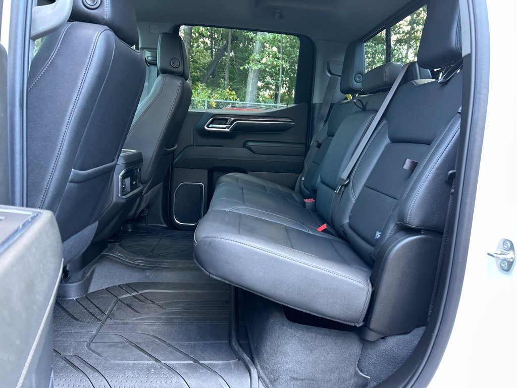 Used 2024 Chevrolet Silverado 1500 LTZ w/ Technology Package AWD/4WD image 32