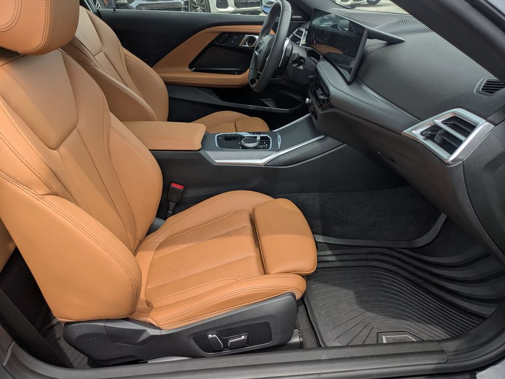 Used 2025 BMW 230i Coupe w/ Convenience Package RWD image 21