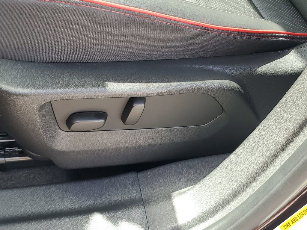 Used 2023 Buick Envision Essence w/ Technology Package I image 19