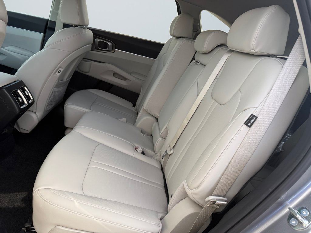 New 2026 Kia Sorento EX AWD/4WD image 13