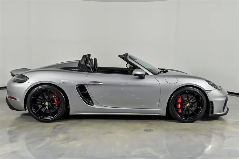 Used 2022 Porsche 718 Boxster Spyder RWD image 11