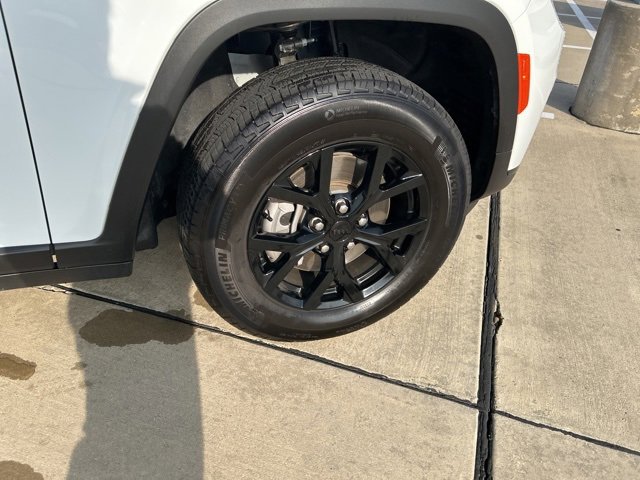 Used 2025 Jeep Grand Cherokee L Altitude image 16