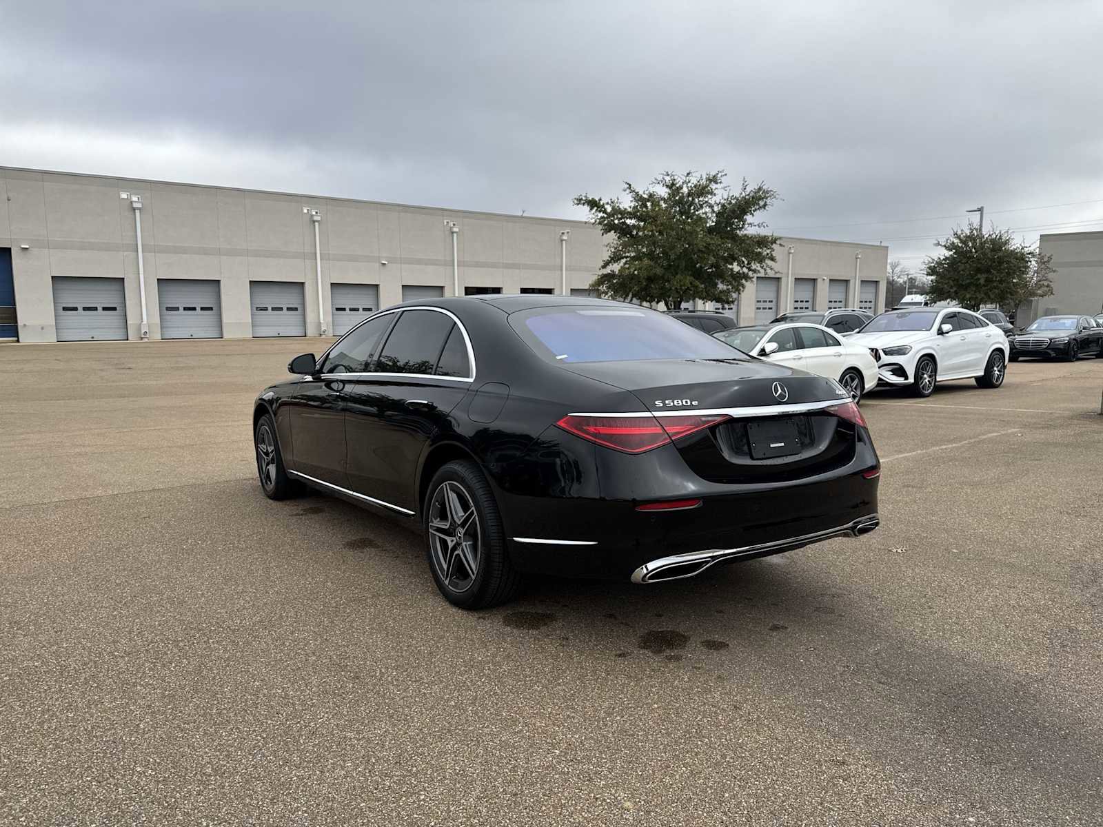 Used 2024 Mercedes-Benz S 580e 4MATIC Sedan image 4