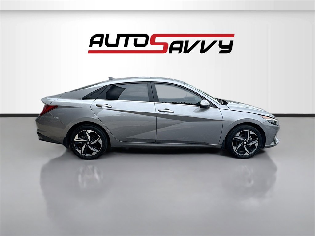 Used 2023 Hyundai Elantra Limited image 8