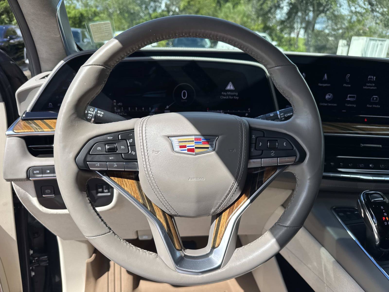Used 2023 Cadillac Escalade Sport Platinum AWD/4WD image 14