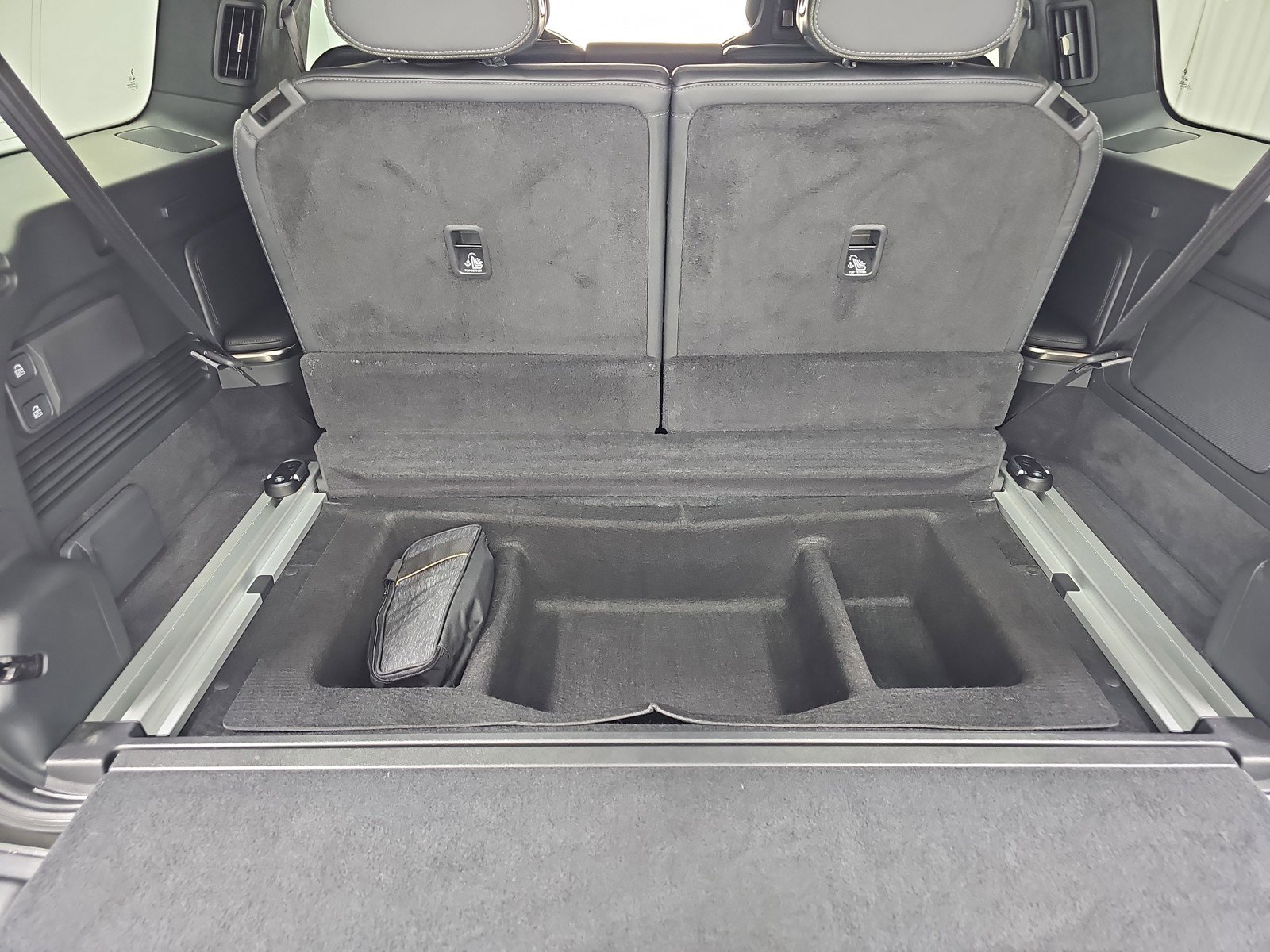 Used 2022 Rivian R1S Launch Edition image 26