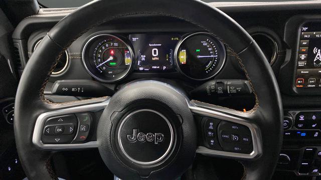 Used 2022 Jeep Wrangler Unlimited Sahara AWD/4WD image 15