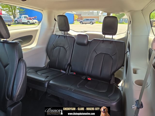 Used 2023 Chrysler Pacifica Touring-L FWD image 53