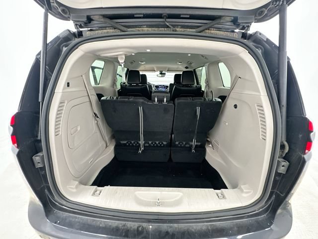 Used 2024 Chrysler Pacifica Limited FWD image 21