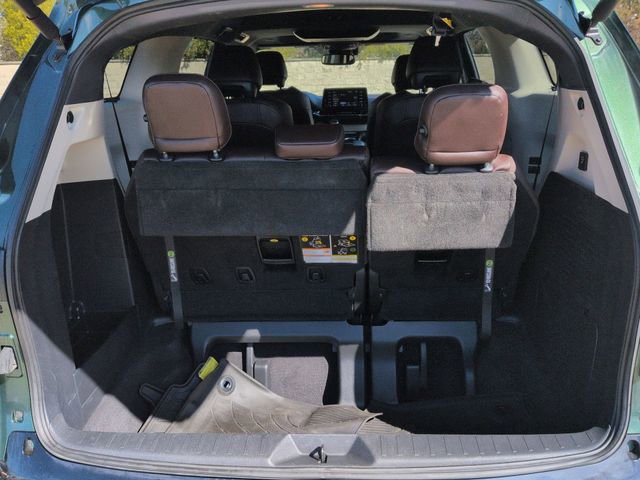 Certified 2022 Toyota Sienna Platinum image 29