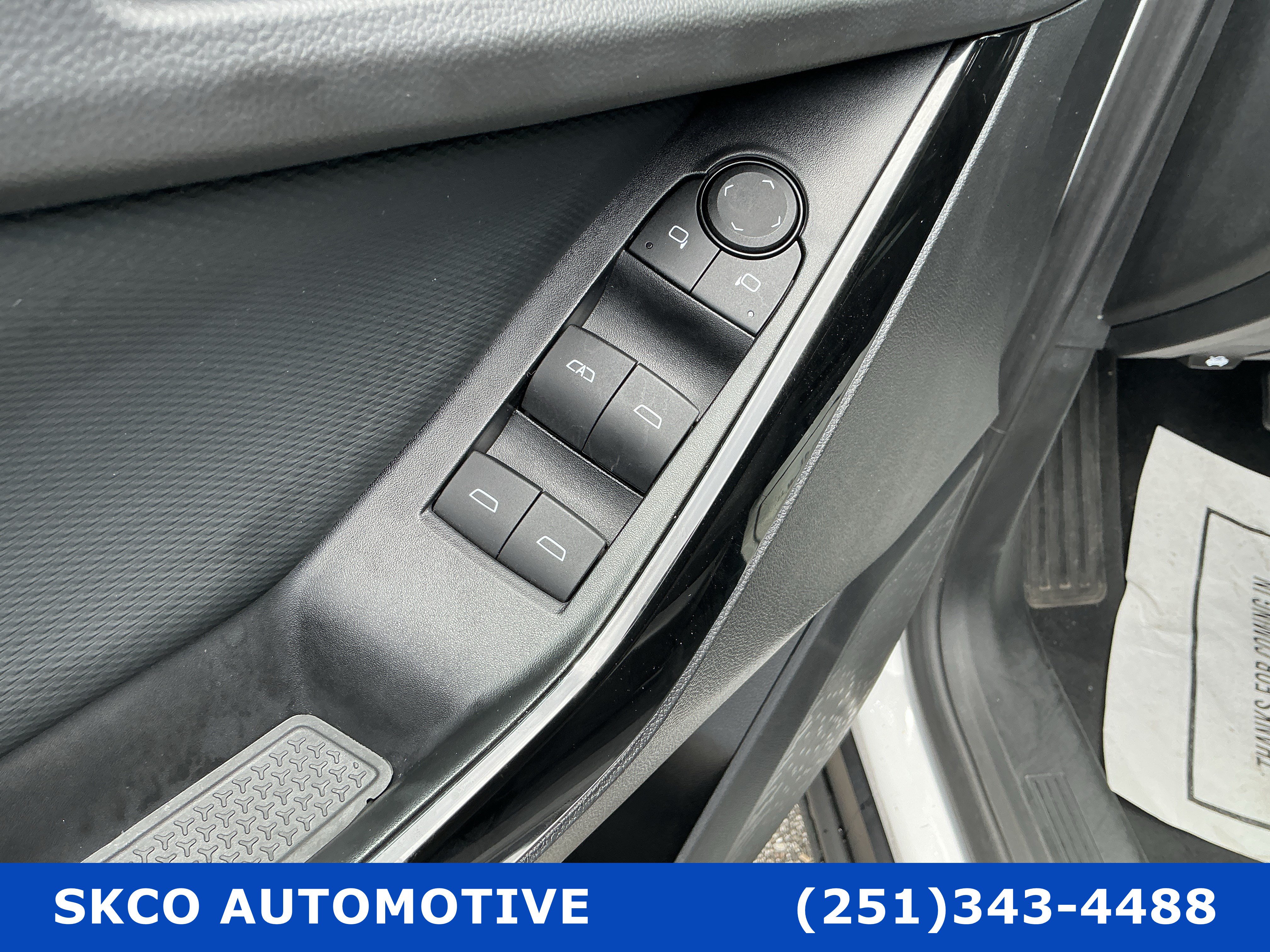 Used 2025 Chevrolet Equinox LT AWD/4WD image 22