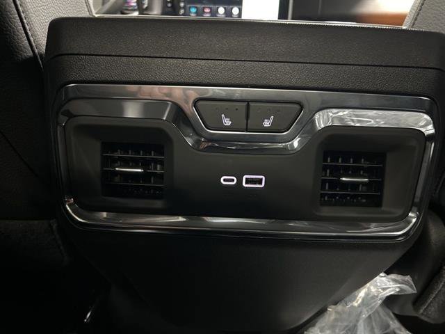 New 2025 GMC Sierra 2500 Denali w/ Denali Reserve Package image 19