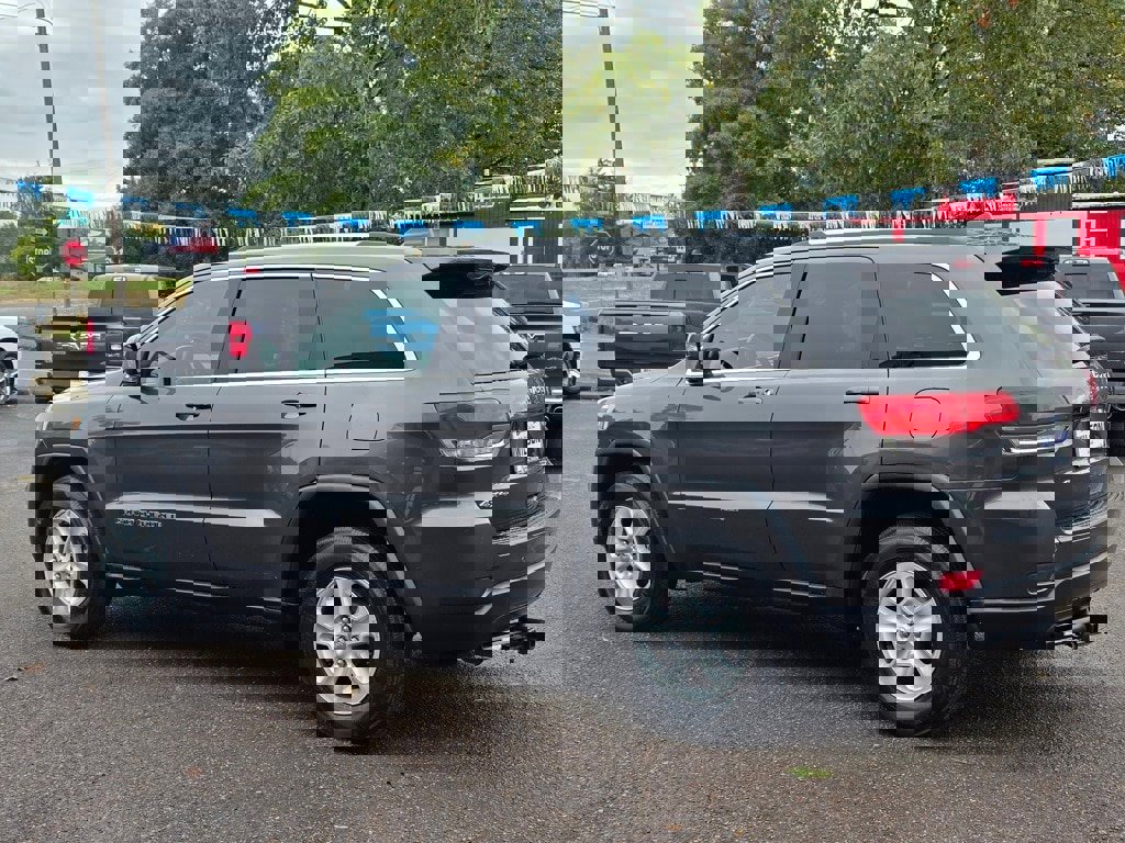 Used 2017 Jeep Grand Cherokee Laredo w/ Quick Order Package 23E image 29