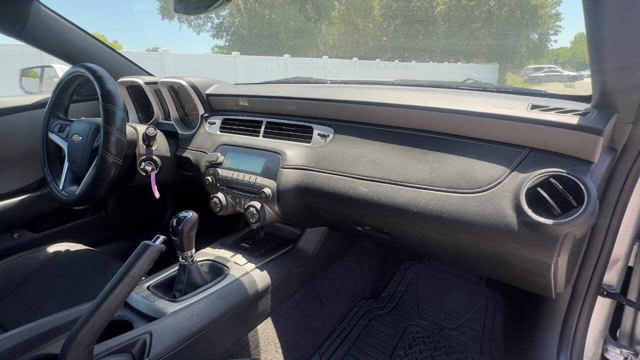 Used 2015 Chevrolet Camaro LS RWD image 13